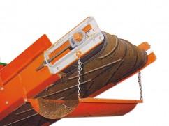 Magnetic rol on discharge belt